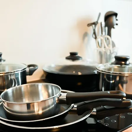 80qm In Zentral Gelegen Mit Hohen Decken - Beuys - *