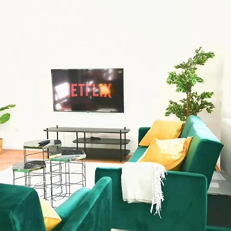 80qm In Zentral Gelegen Mit Hohen Decken - Beuys - *